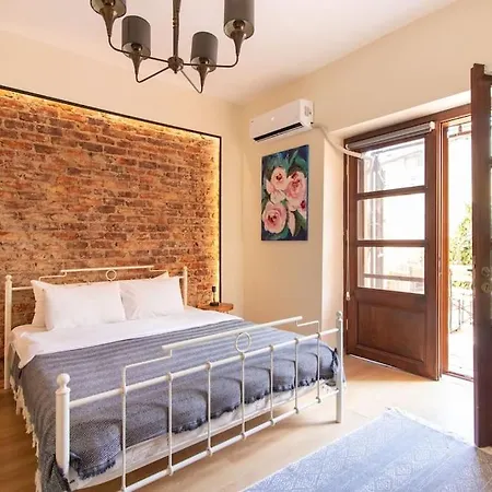 1br Flat 5 Min Walk To Istiklal In Beyoglu Istambul