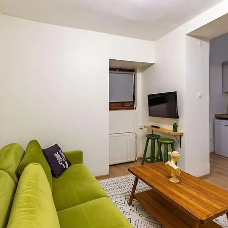 Apartment 1br Flat 5 Min Walk To Istiklal In Beyoglu Istanbul