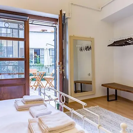 1br Flat 5 Min Walk To Istiklal In Beyoglu *